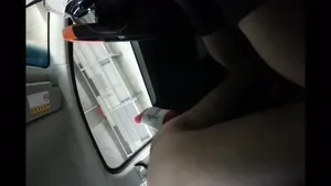 한적한 곳에 차대고 쉬고가는 중년커플 | 한국야동 고화질 스트리밍