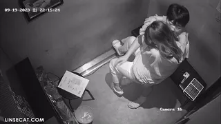 코노에서 격렬하게 씹질 | 한국야동 고화질 스트리밍