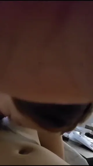 혀놀림이 현역 업소녀 못지않네 | 한국야동 고화질 스트리밍