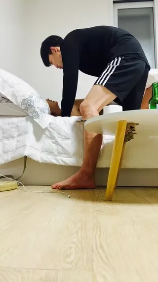 블랙넛 닮은 남자친구와 애정행각 벌이다가 영정당한 팝콘 bj | 한국야동 고화질 스트리밍