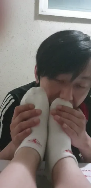 포터남 시리즈 - 형광티녀 계단에서 대딸풋잡 1 | 한국야동 고화질 스트리밍