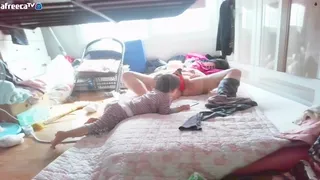 애기가 보는 앞에서 딜도 쑤시는 미친 부모님 | 한국야동 고화질 스트리밍